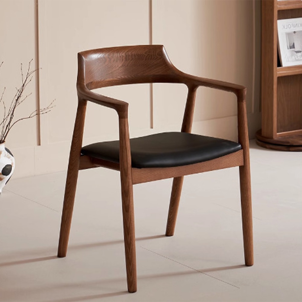 Oak wood dining chairs with arms