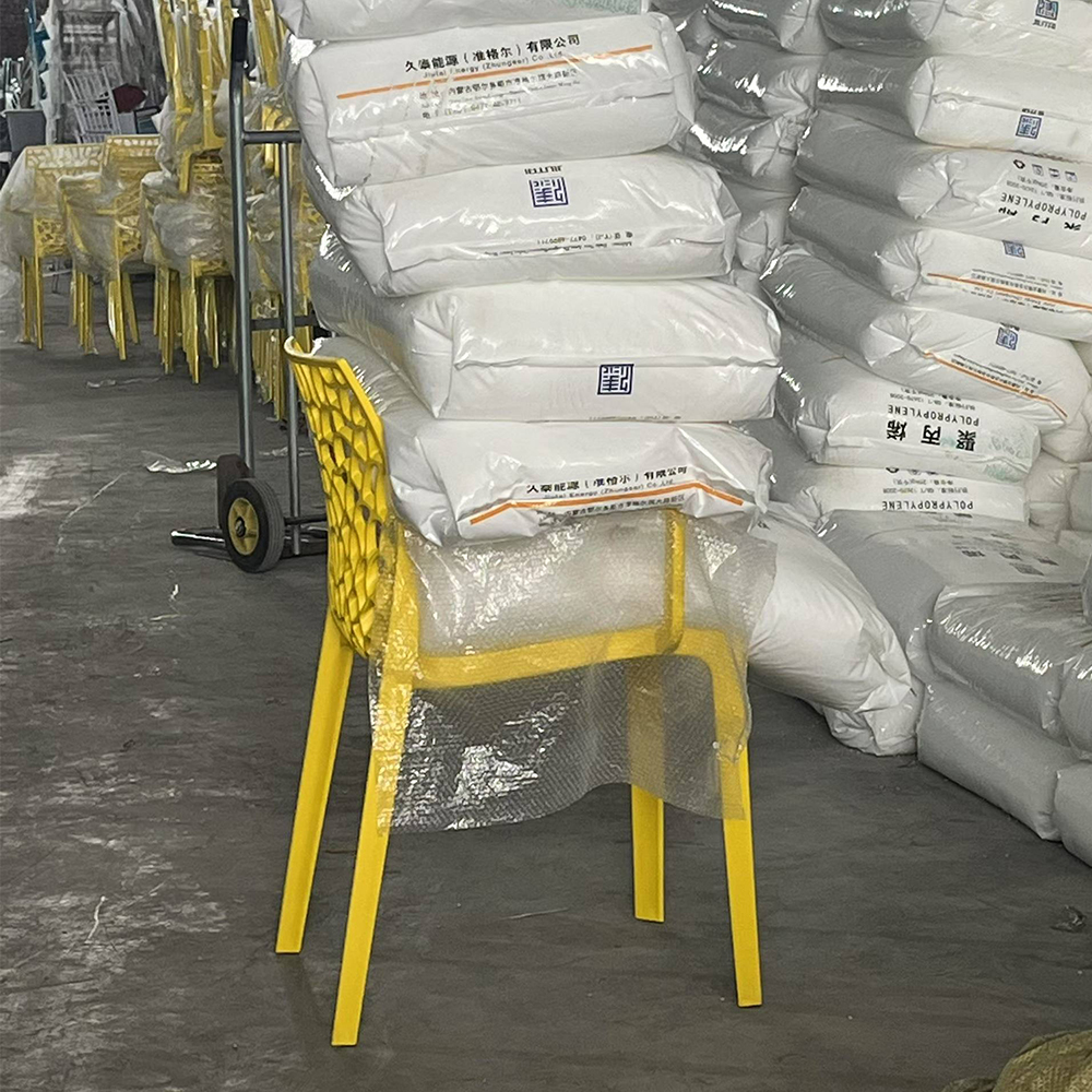 Colorful dining chair plastic stacking cafe chairs